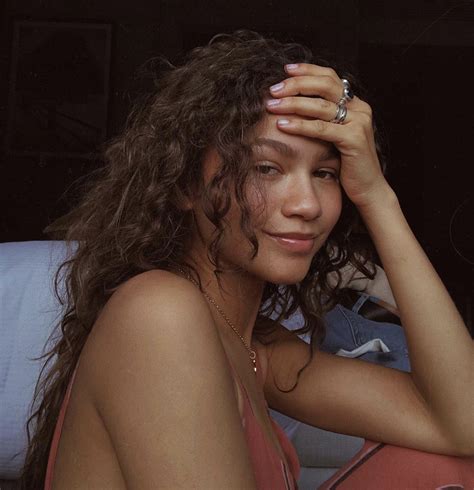 zendaya nude paparazzi|Zendaya Nude and Sexy Collection